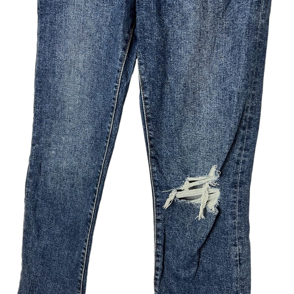 Levi's Wedgie Straight Crop Blue Jeans Distressed Raw Hem Button Fly EUC Size 28 - Picture 4 of 12